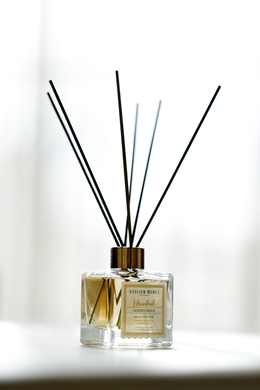 Atelier Rebul Istanbul Golden Hour Geurstokjes 120 ml in gebruik