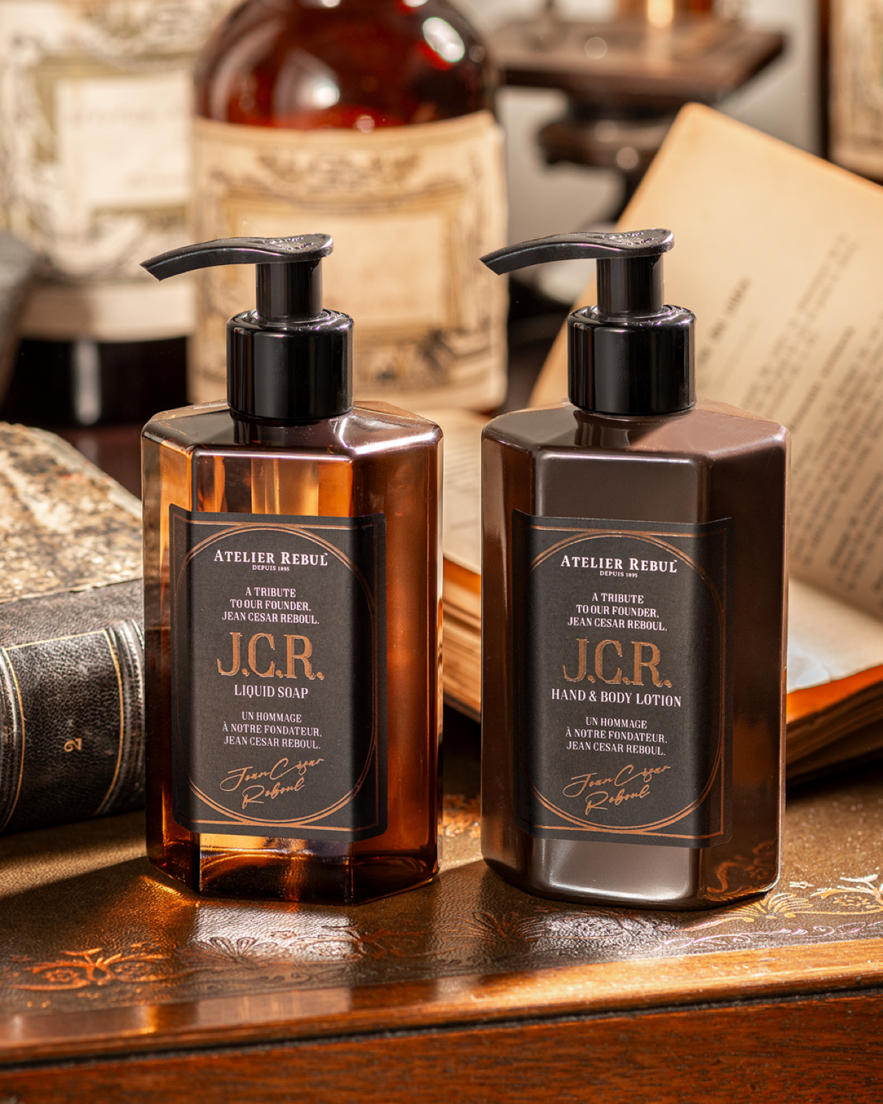 Atelier Rebul J.C.R. Hand- en bodylotion 250 ml in gebruik